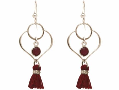 Ohrhaken Tropfenform 925 Silber mit Rubinen und Quasten rot