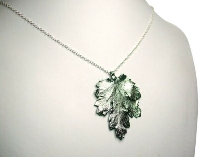 Collier "Chrysanthemenblatt" 925 Silber/grün